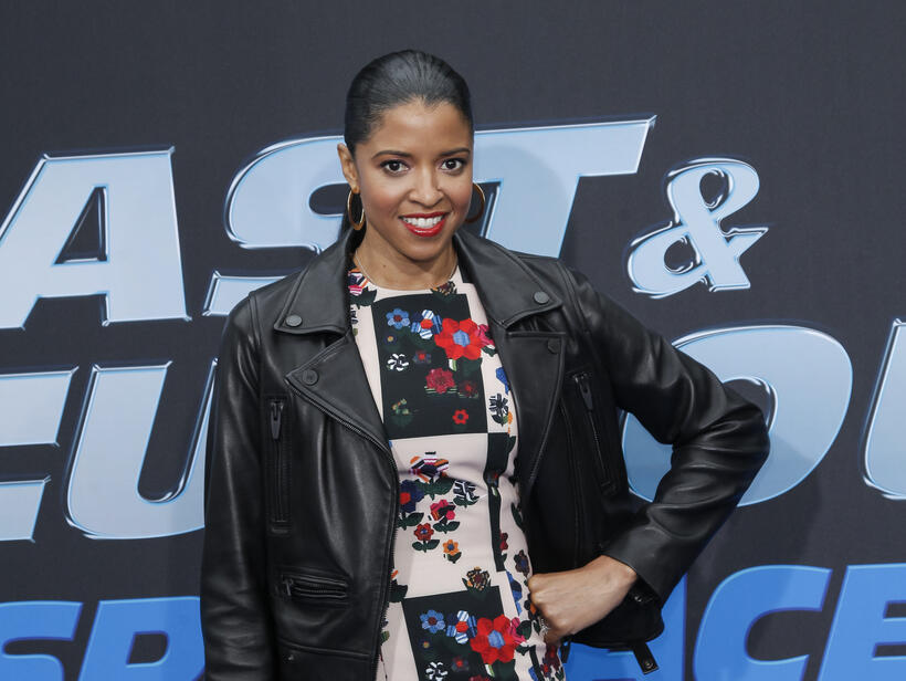 
	Renee Elise Goldsberry
