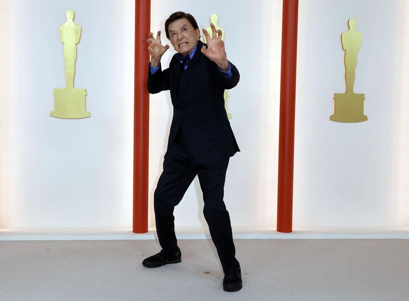 
	James Hong
