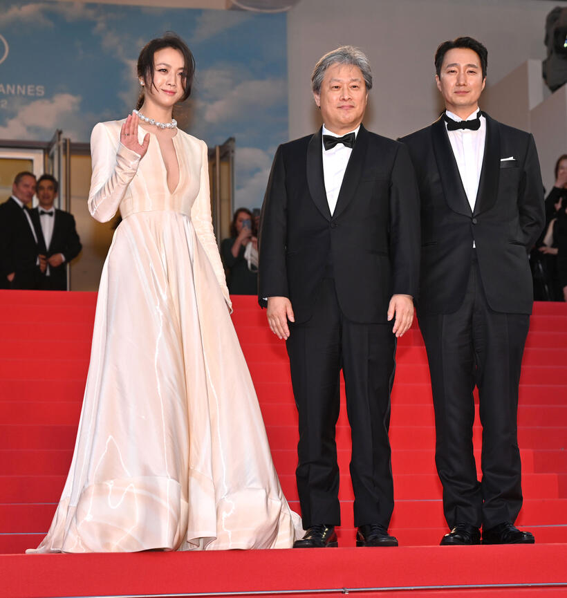 
	Tang Wei, director Park Chan-Wook and Park Hae-Il
