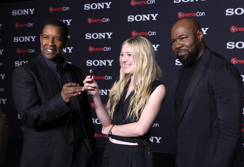 
	Denzel Washington, Dakota Fanning and Antoine Fuqua

