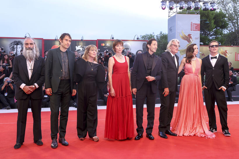 
	Warren Ellis, Jeremy Kleiner, Dede Gardner, Julianne Nicholson, Adrien Brody, director Andrew Dominik, Ana de Armas and Brad Pitt

