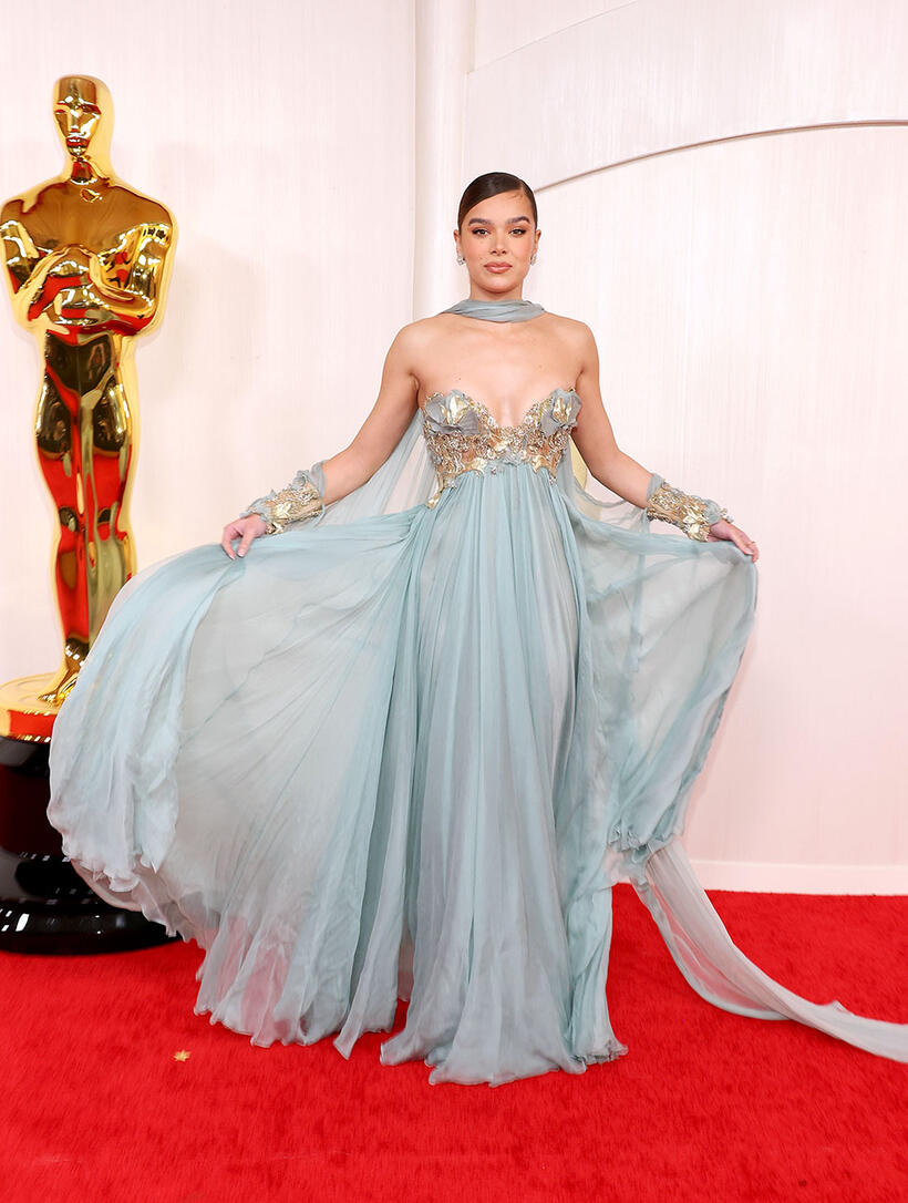 
	Hailee Steinfeld

