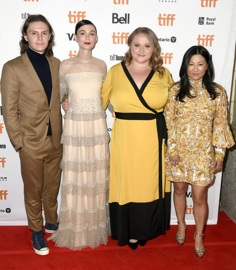 
	Evan Peters, Tilda Cobham-Hervey, Danielle Macdonald and Unjoo Moon

