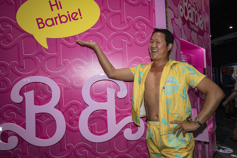 
	Johnny McPhung as Ken
