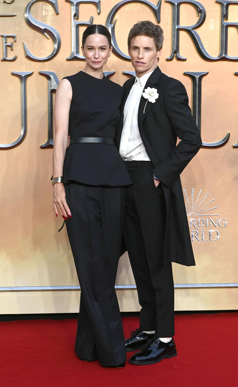 
	Katherine Waterston and Eddie Redmayne
