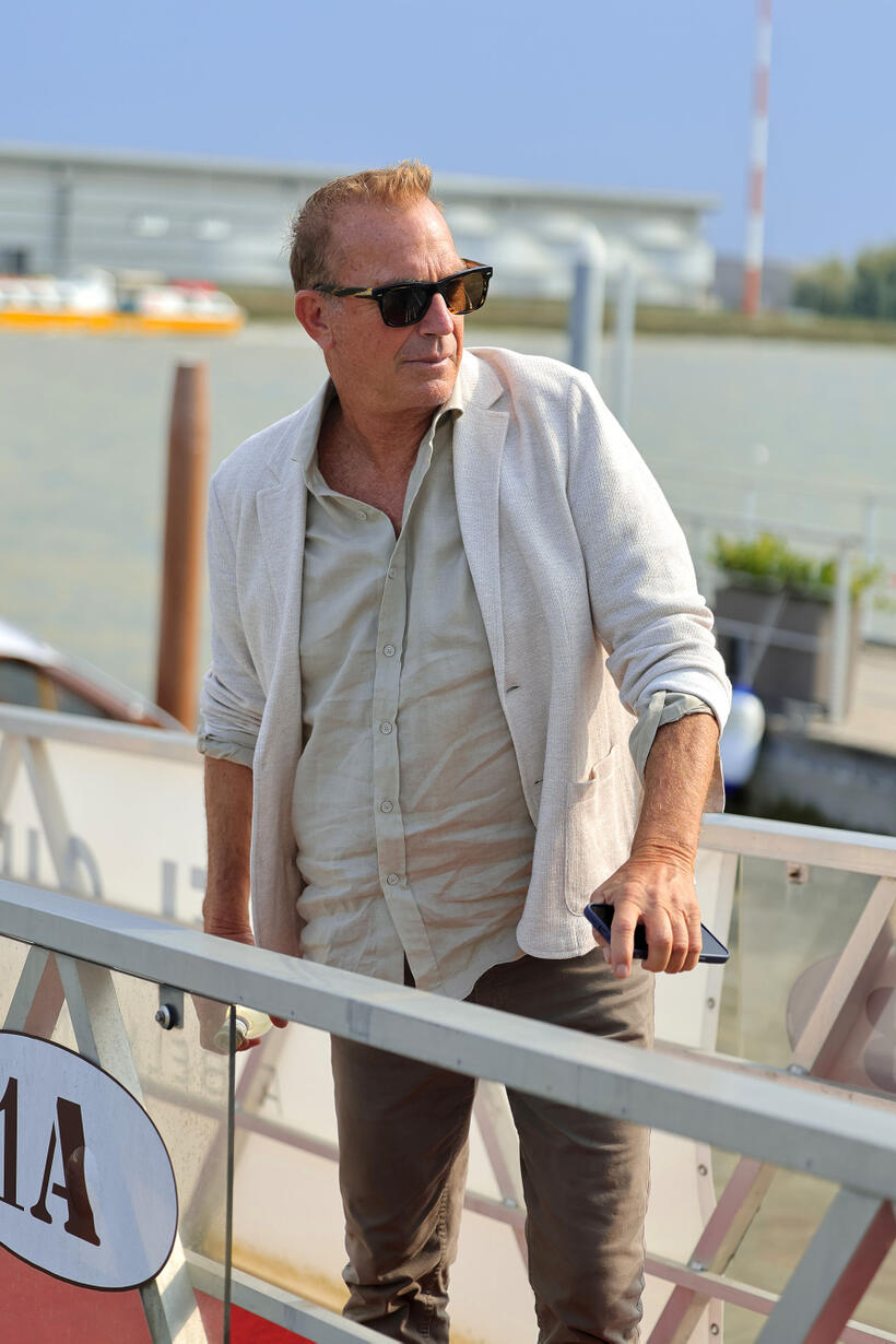 
	Kevin Costner

