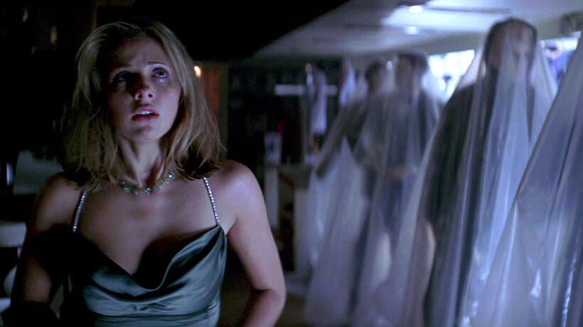 
	65 Horror Movie Hotties
