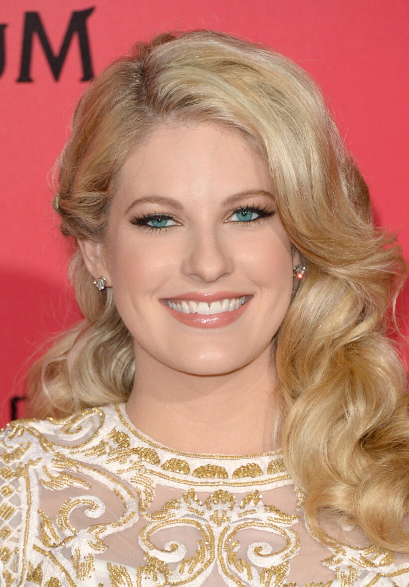 
	Hunger Games Catching Fire Stephanie Leigh Schlund
