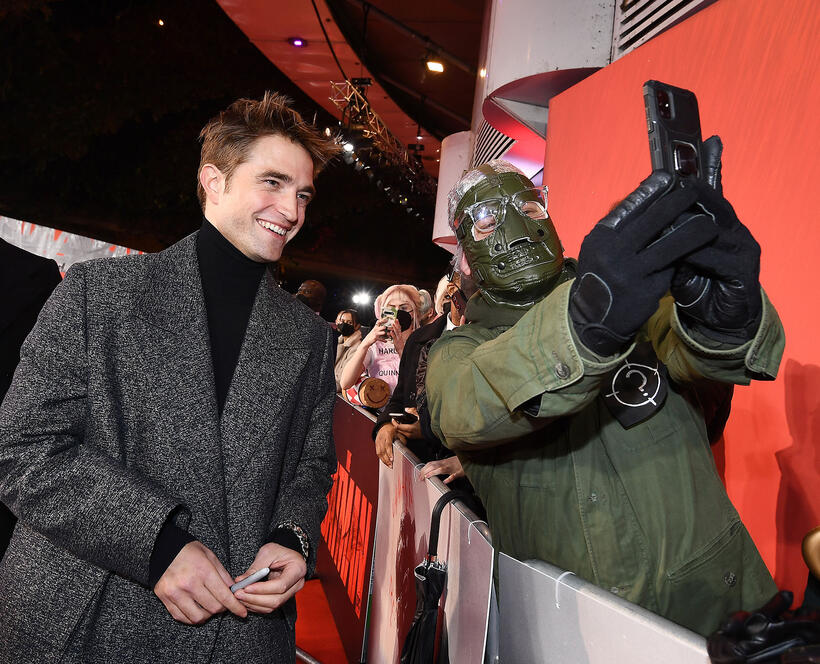 
	Robert Pattinson and fan
