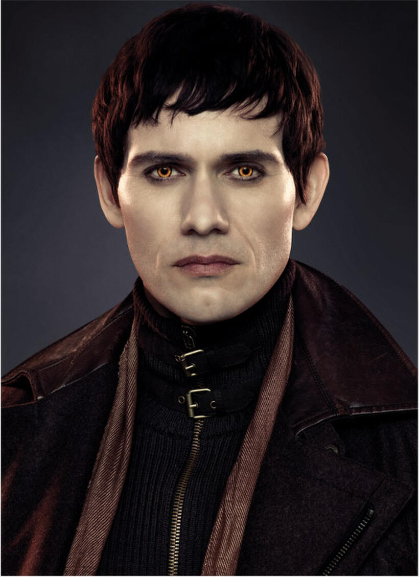 Eleazar (Christian Camargo)