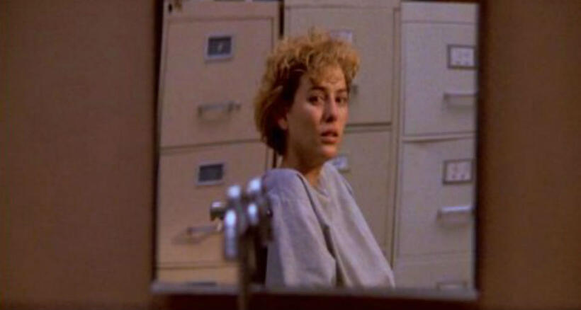 
	Top 11 Horror-Movie Mirrors
