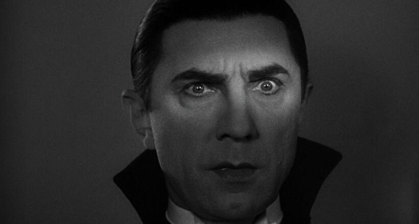 
	Top 11 Horror-Movie Mirrors
