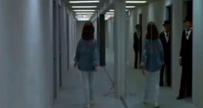 
	Top 11 Horror-Movie Mirrors
