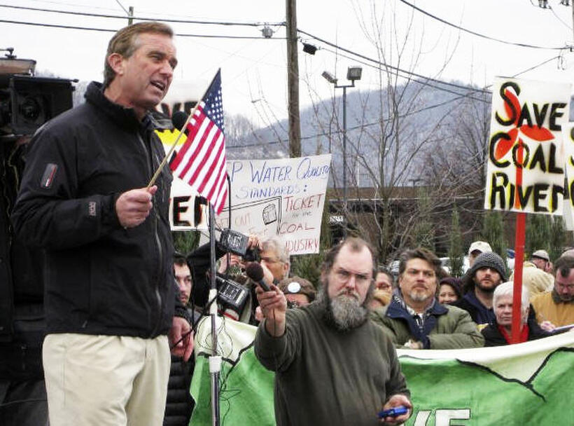 
	The Last Mountain (2011)
