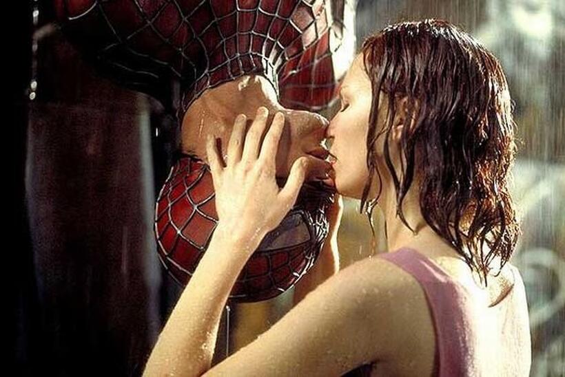 12 Great Kissing in the Rain Scenes