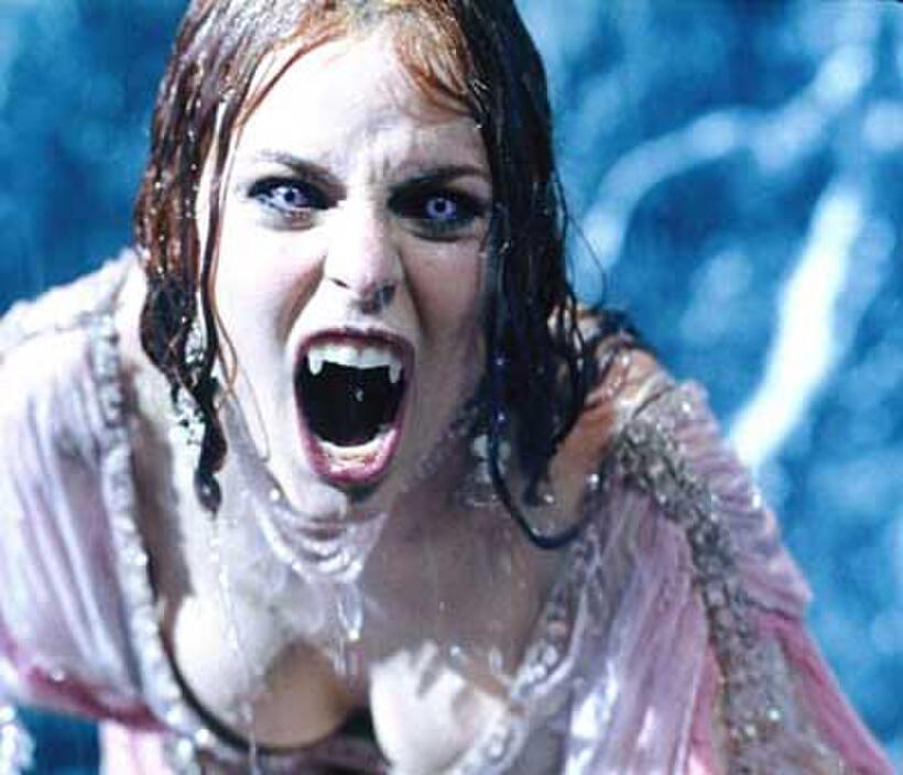 12. VAN HELSING: Elena Anaya