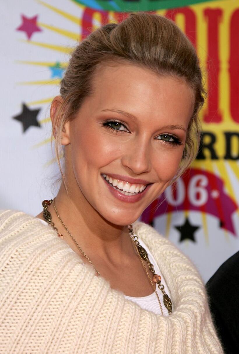 Katie Cassidy at the 19th Annual Kids Choice Awards.