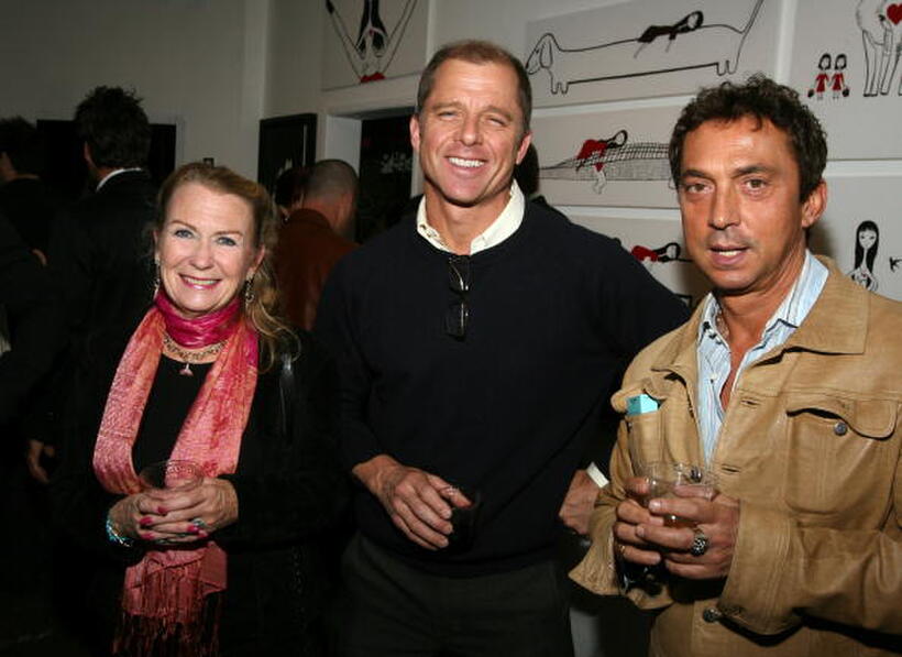 Juliet Mills, Maxwell Caulfield and Bruno Tonioli at the Ghettogloss presents "Love Is The Drug" by artist Sue Ling Hyde.