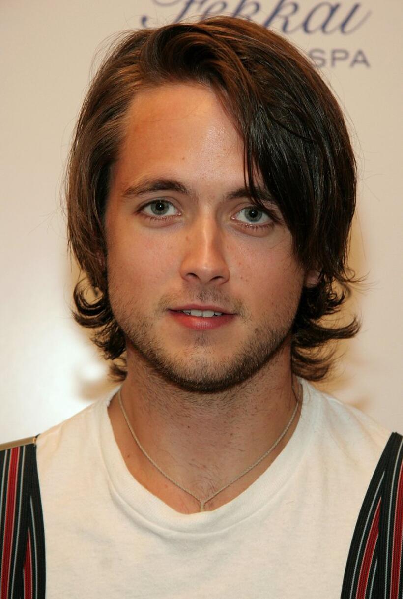 Justin Chatwin at the Frederic Fekkai and Victoria's Secret "Beauty and the Boudoir" Oscar Suite.