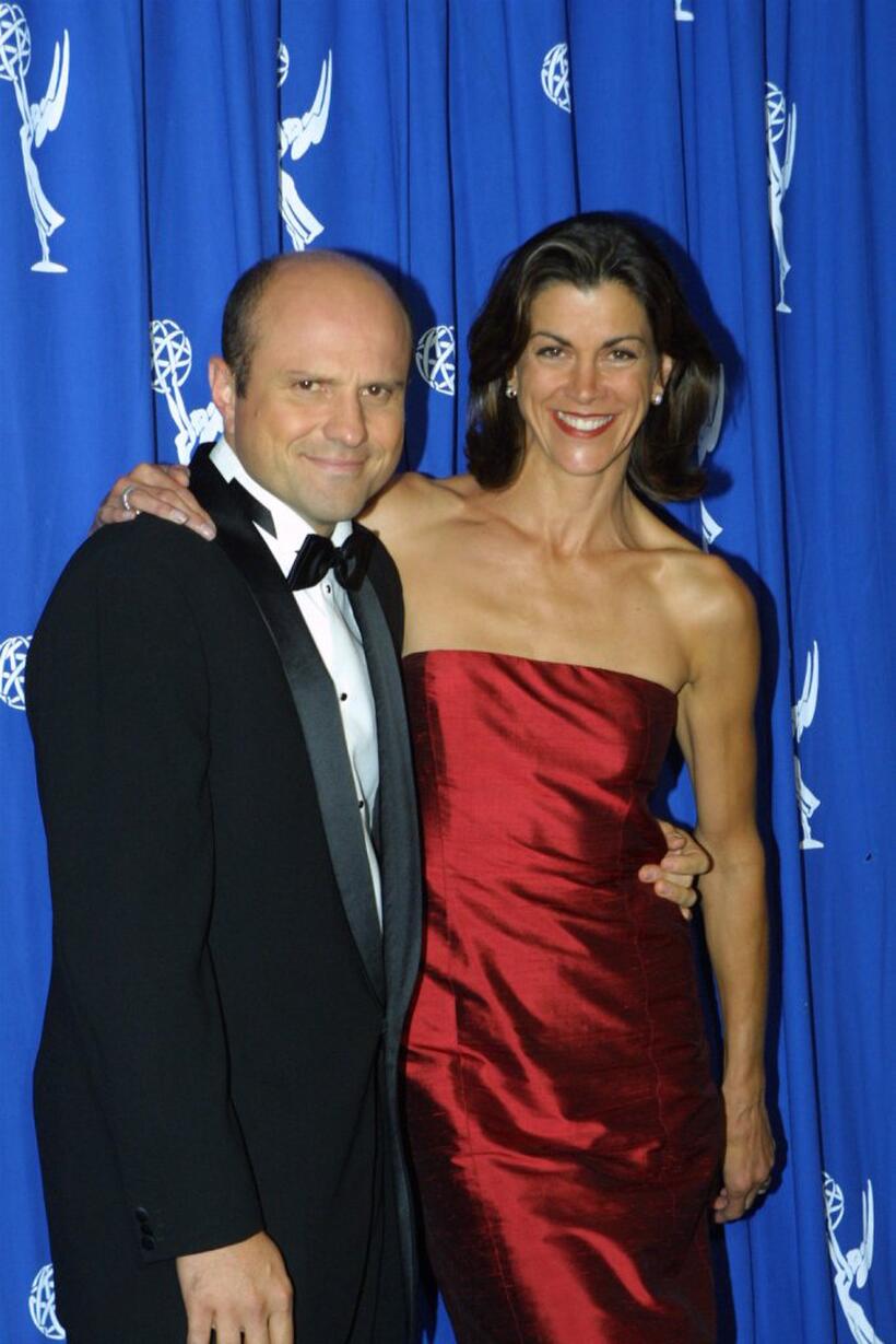 Enrico Colantoni and Wendie Malick at the 2001 Primetime Creative Arts Emmy Awards.