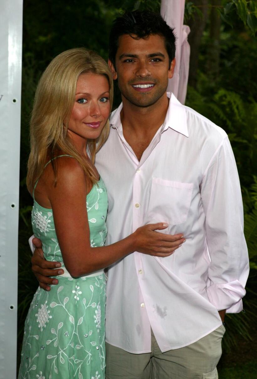 Kelly Ripa and Mark Consuelos at the 5th Annual Art For Life Benefit.