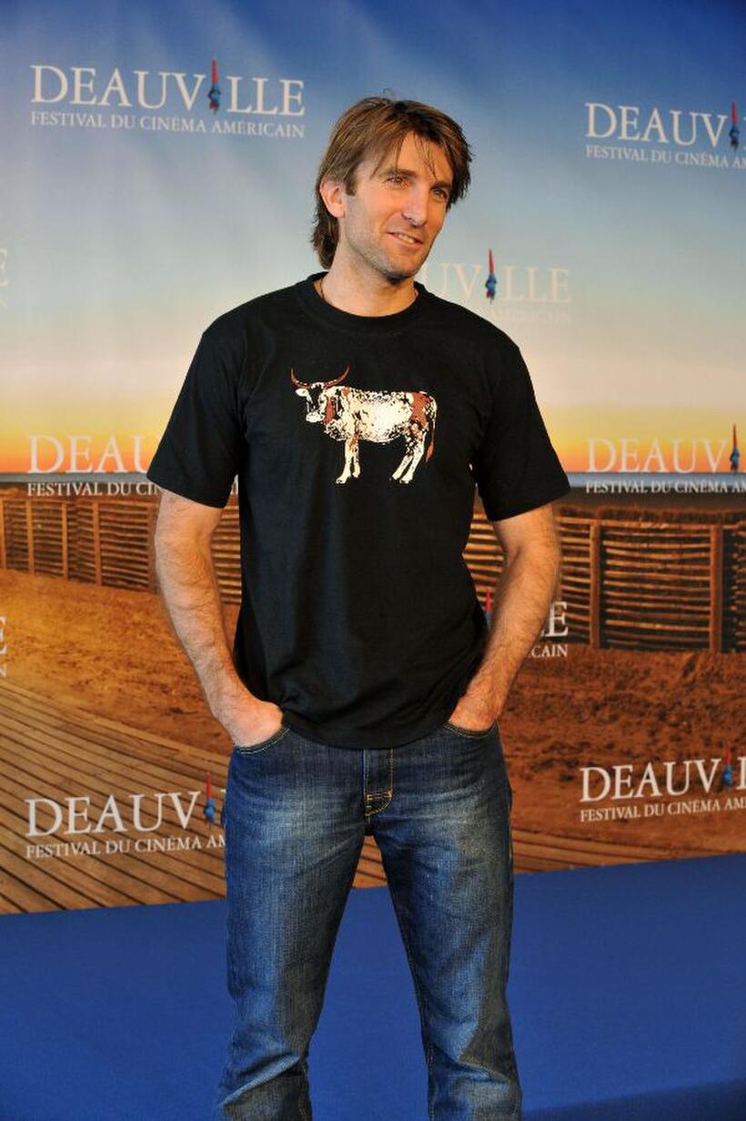 Sharlto Copley at the photocall of "District 9" during the 35th American Film Festival.