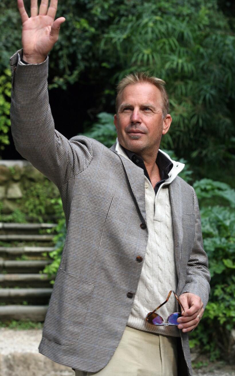 Kevin Costner at the "Kevin Costner and Modern West" concert.