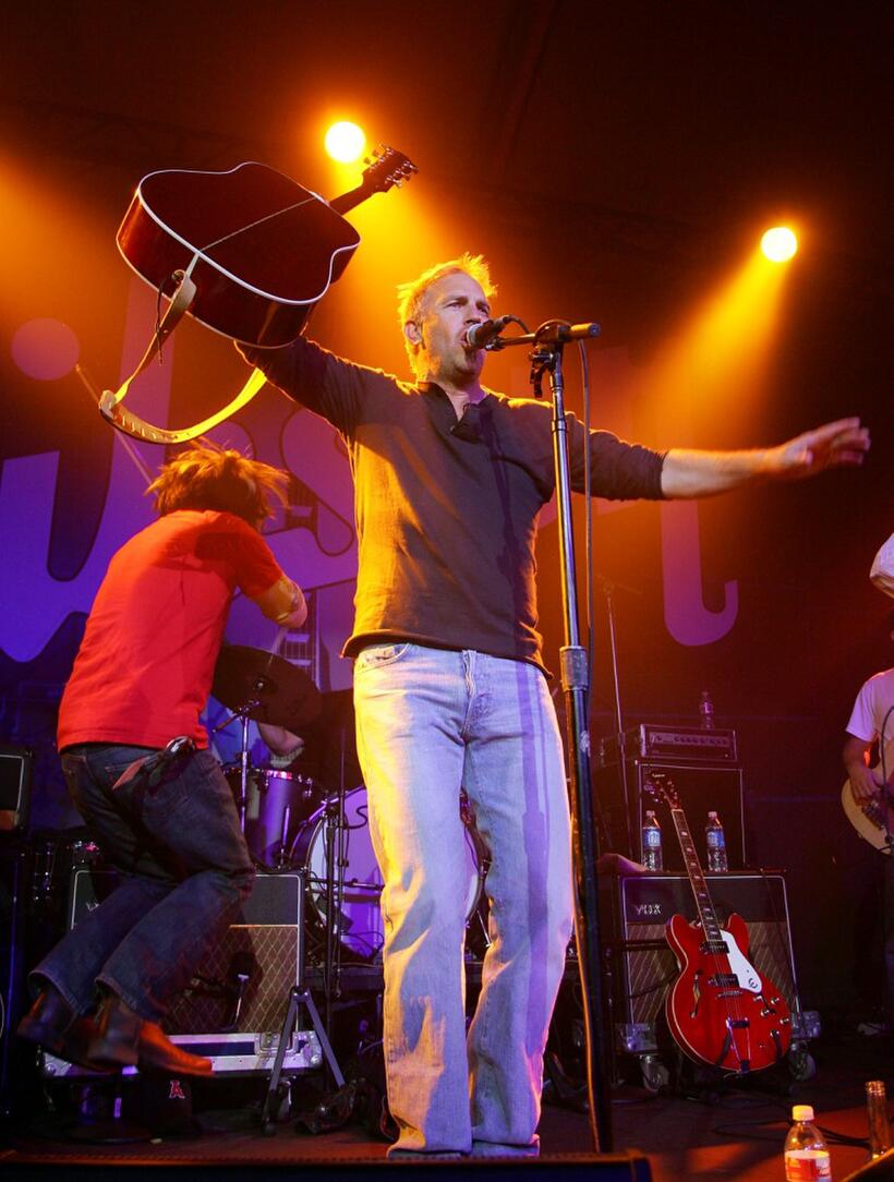 Kevin Costner at the 2008 International Consumer Electronics Show.