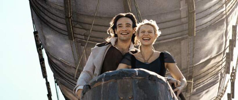 Charlie Cox and Claire Danes in "Stardust."