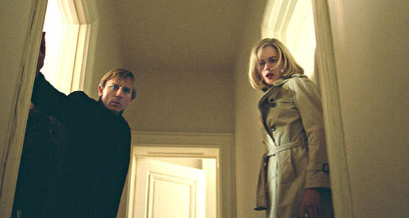 Daniel Craig and Nicole Kidman in "The Invasion."