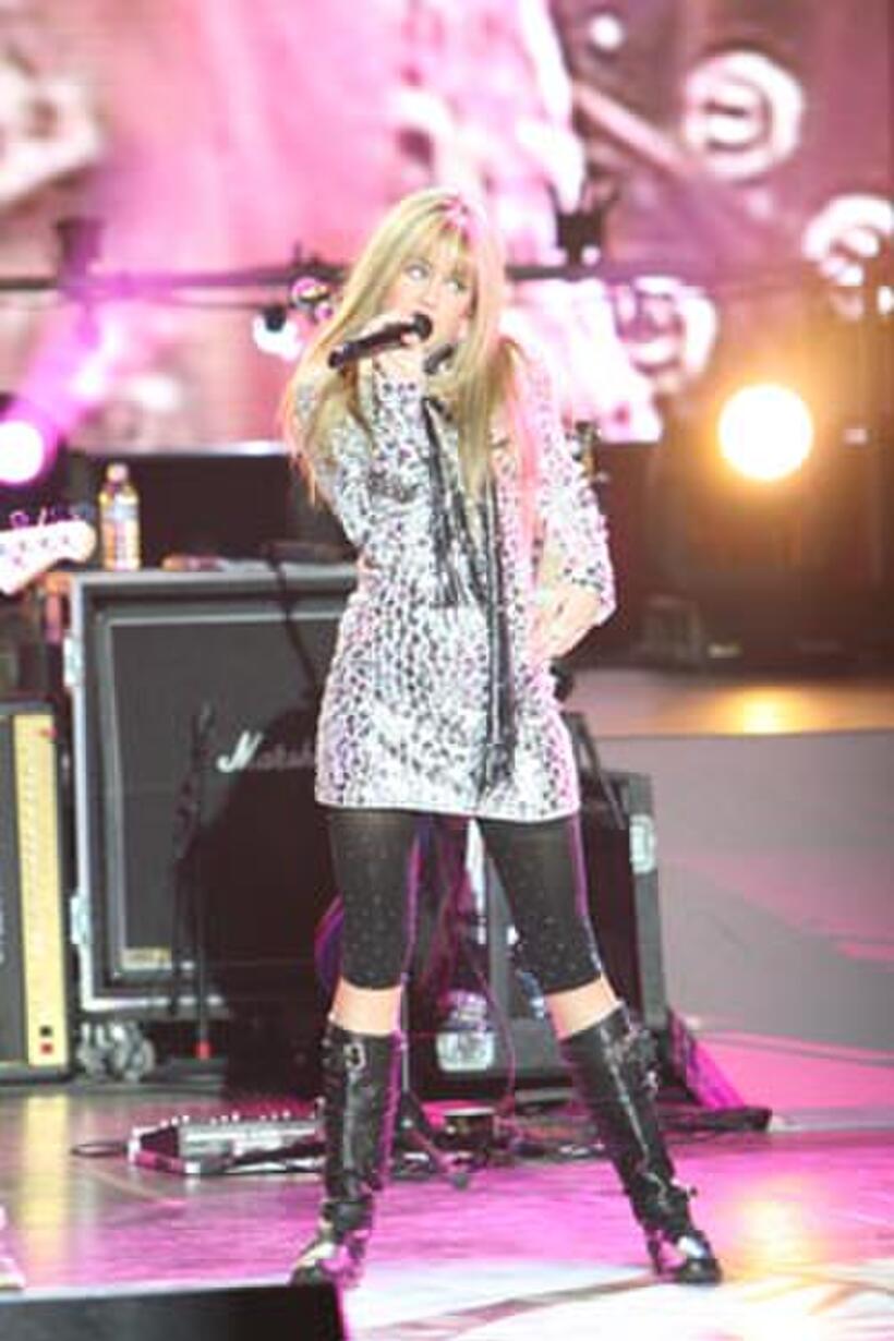 "Hannah Montana & Miley Cyrus" in 3D.