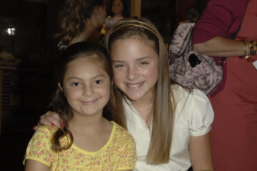 Madison Davenport with fans at the signing of "Kit Kittredge: An American Girl."