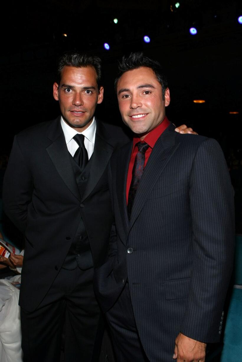 Cristian de la Fuente and Oscar de la Hoya at the 2008 ALMA Awards.