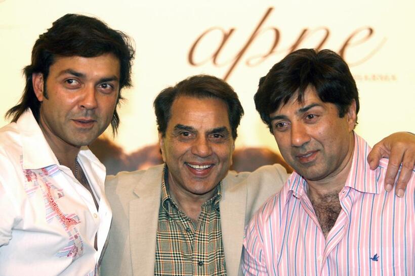 Bobby Deol, Dharmendra and Sunny Deol at the promotion of "Apne."