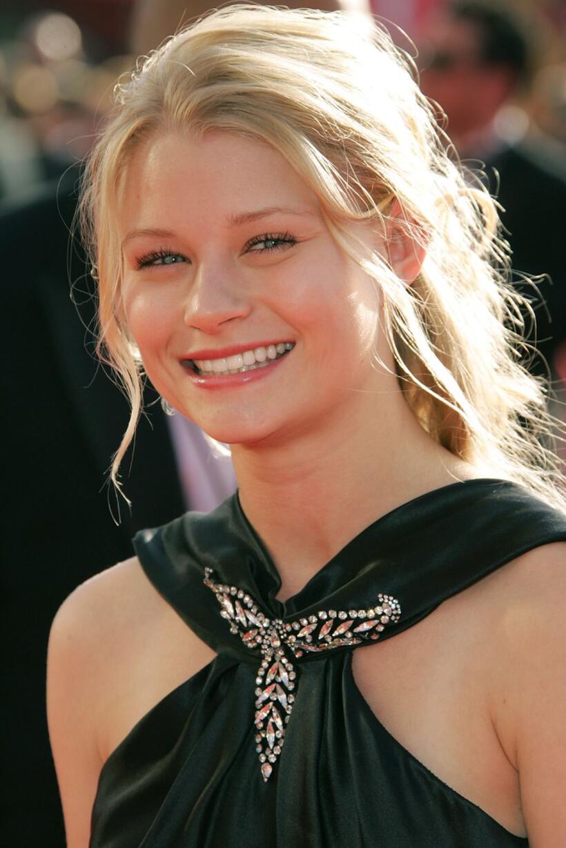 Emilie de Ravin at the 57th Annual Emmy Awards.