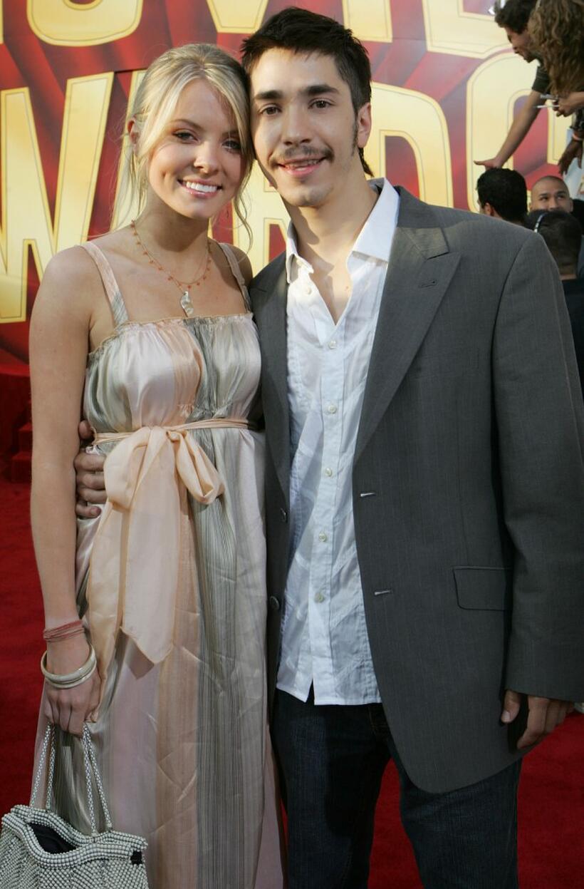Kaitlin Doubleday and Justin Long at the 2005 MTV Movie Awards.