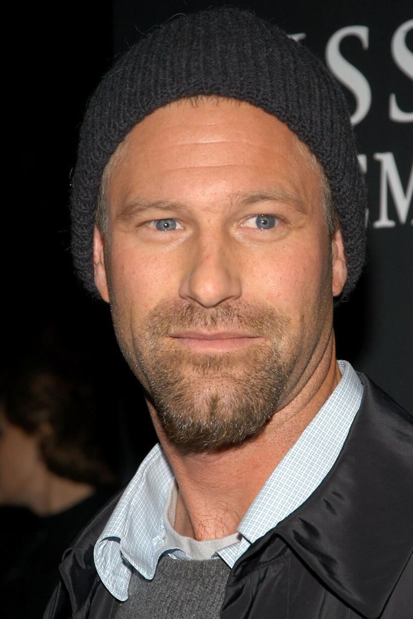 Aaron Eckhart at the premiere of "The Missing."