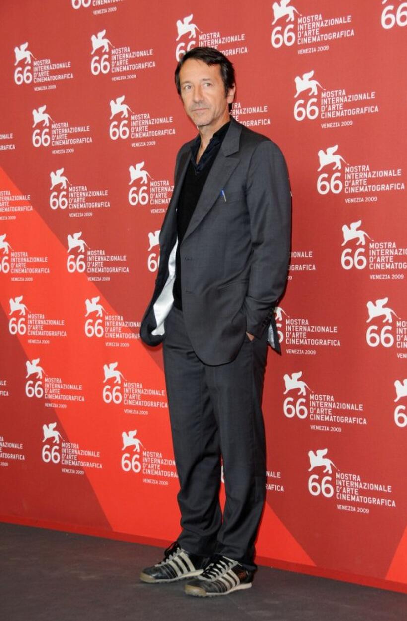 Jean-Hugues Anglade and Romain Duris at the photocall of "Persecution" during the 66th Venice Film Festival.
