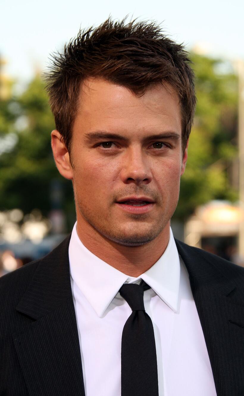 Josh Duhamel at the premiere of "Transformers" in Westwood, California.