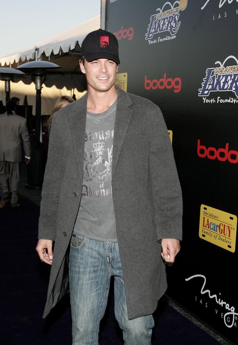 Josh Duhamel at the Los Angeles Lakers 3rd Annual Mirage Las Vegas Casino Night.