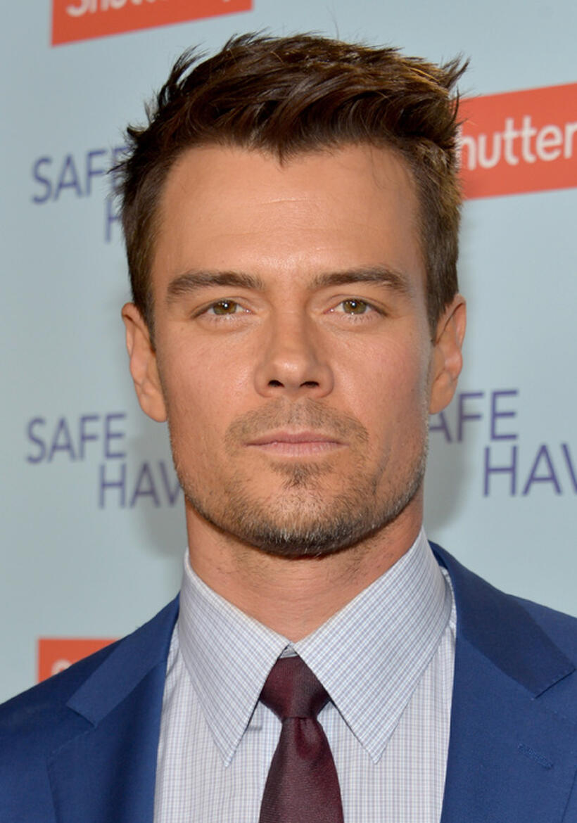 Josh Duhamel at the California premiere of "Safe Haven."