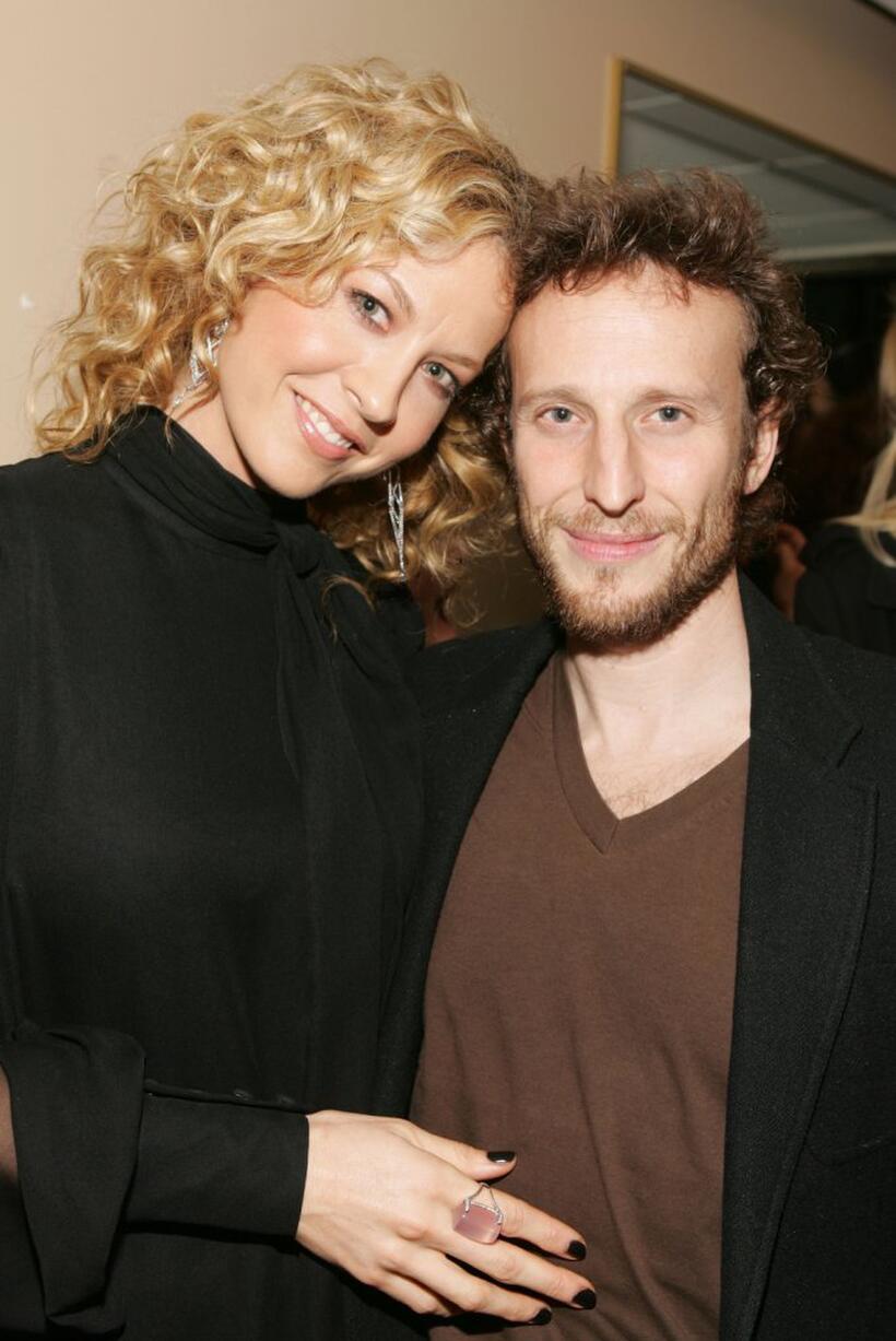 Jenna Elfman and Bodhi Elfman at the 2006 American Music Awards.
