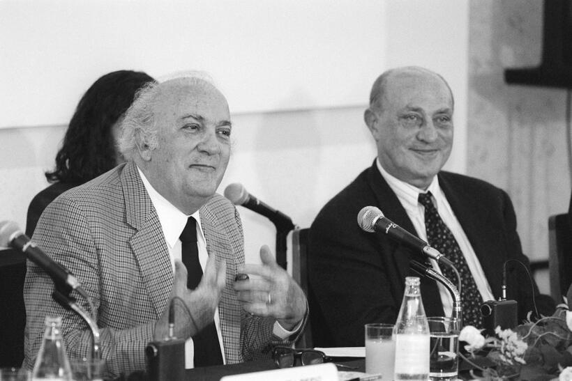 Federico Fellini and Arnaldo Pomodoro after receiving the Praemium imperiale Award.