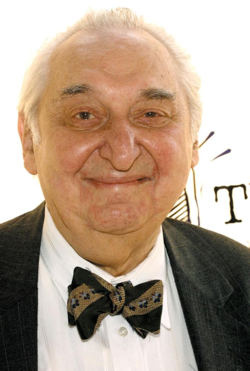 Fyvush Finkel at the 2002 Shine Awards.