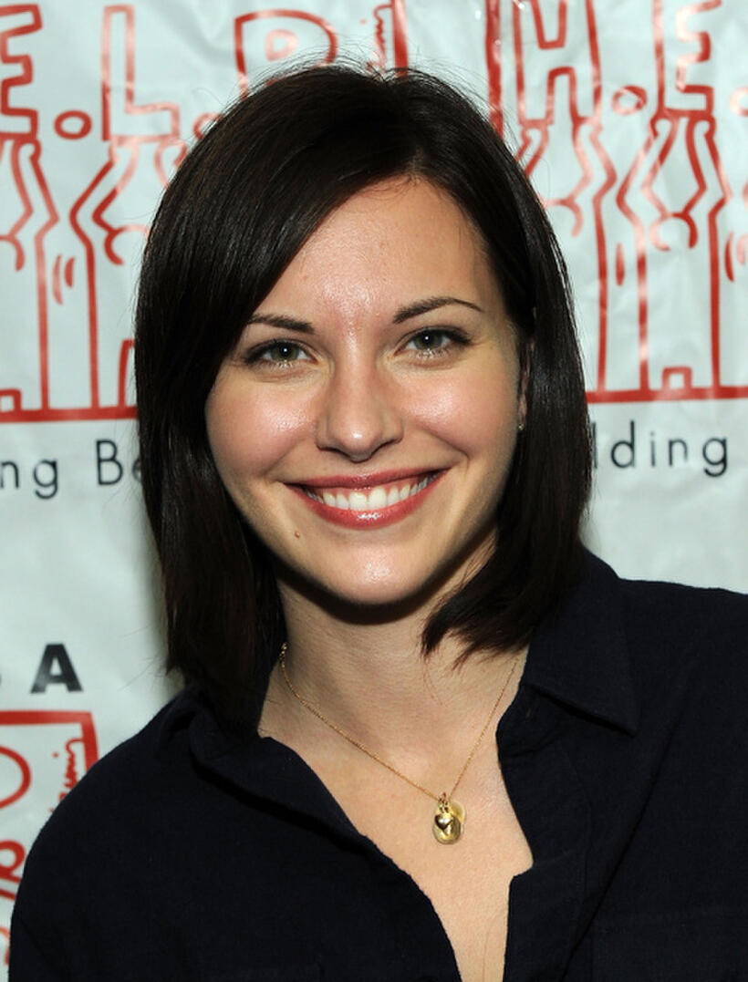 Jill Flint at the HELP USA and Oneida Indian Nation Feed Hundreds of NYC's Homeless for "Our Heritage of HELPing" Campaign.