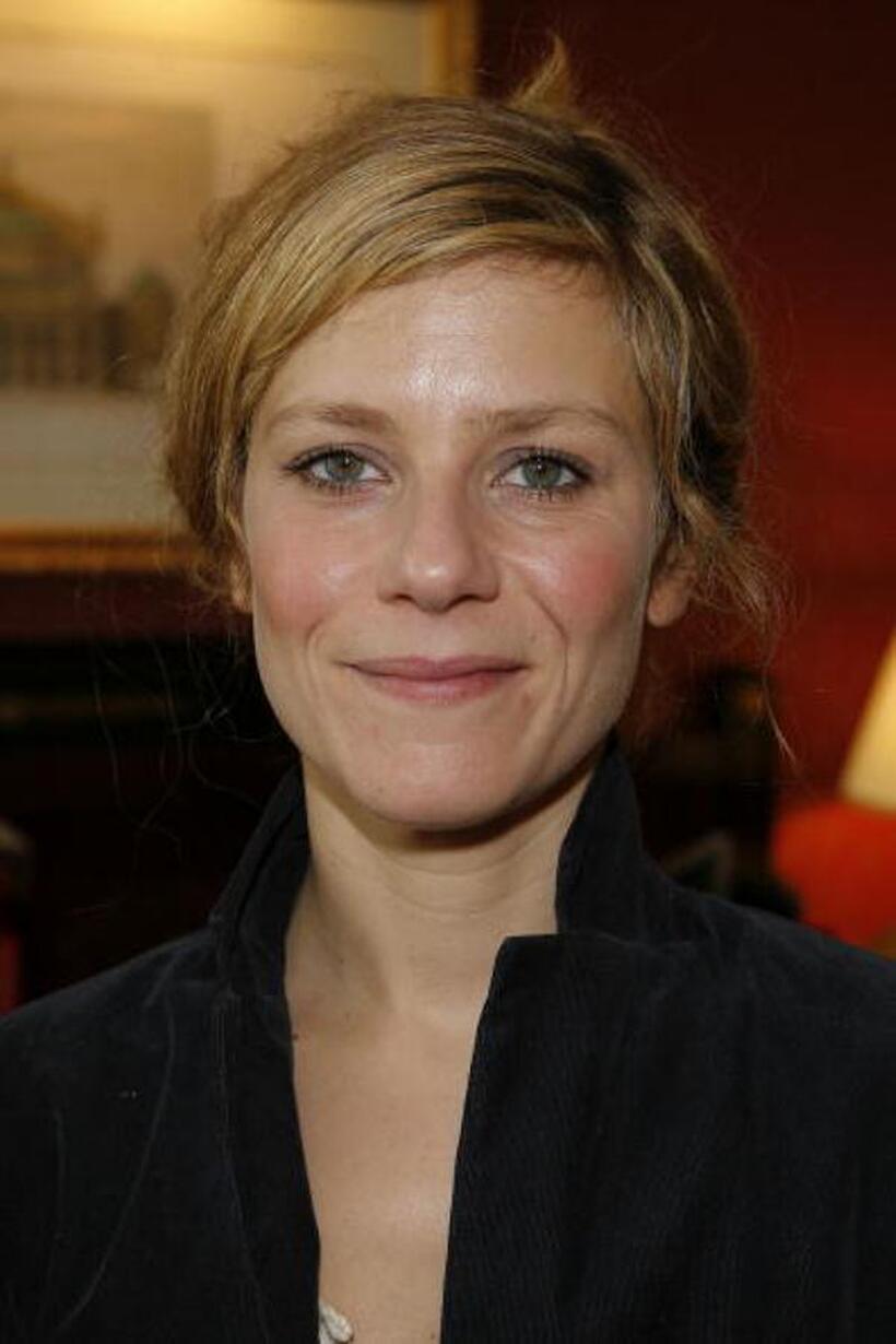 Marina Fois at the "Espace Glamour Chic" gift lounge.