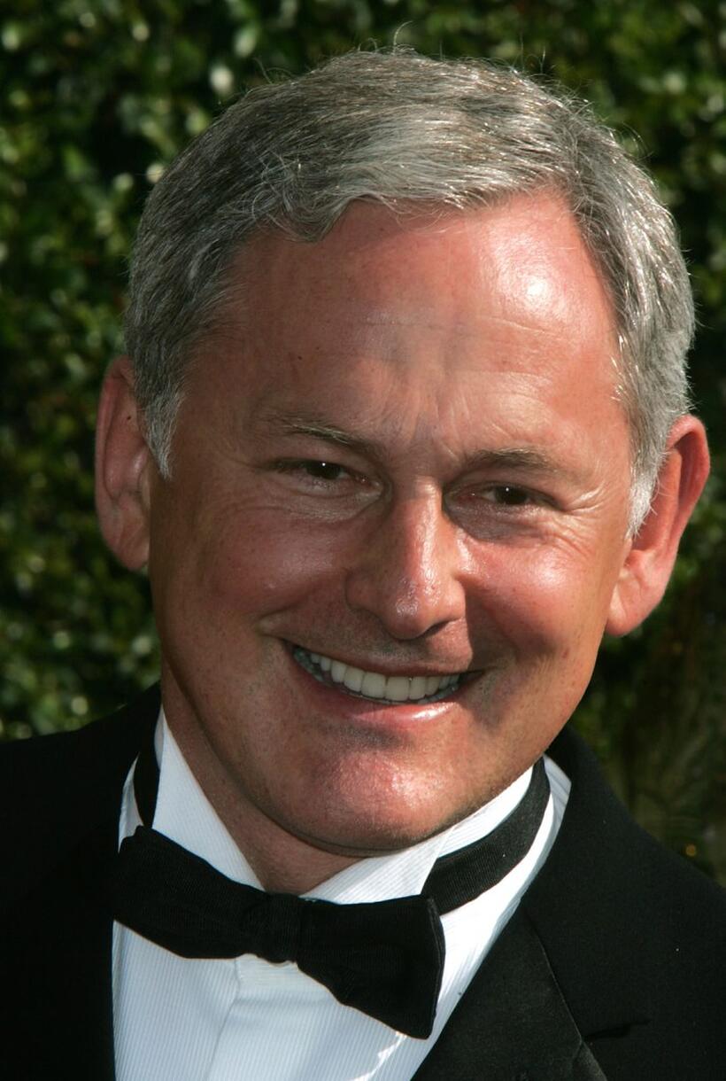 Victor Garber at the 2005 Creative Arts Emmy Awards.