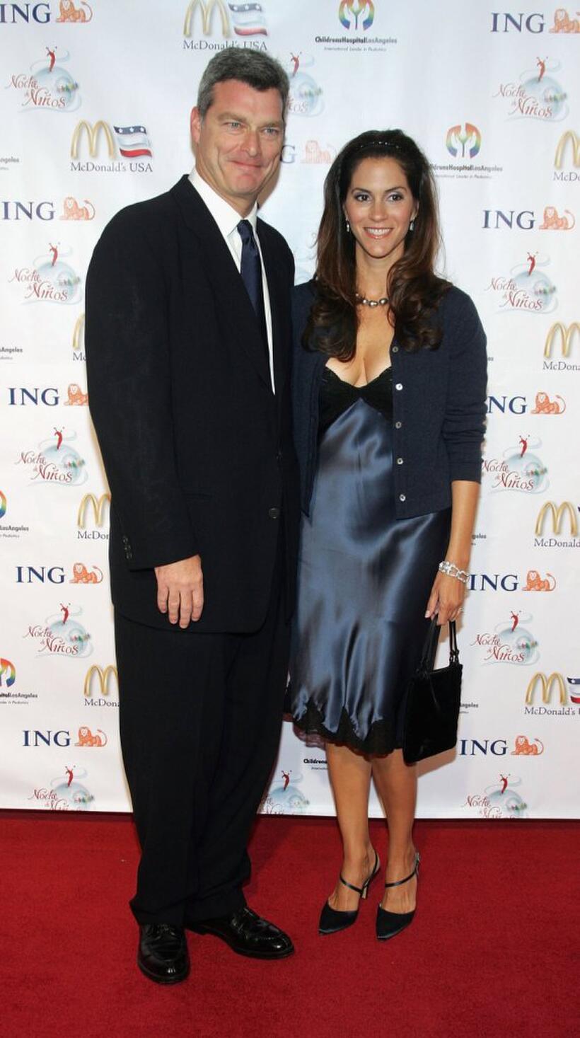 Jami Gertz and Tony Ressler at the 2nd Annual Noche De Ninos, in aid of the Childrens Hospital Los Angeles, honoring Johnny Depp at the Beverly Hills Hotel.