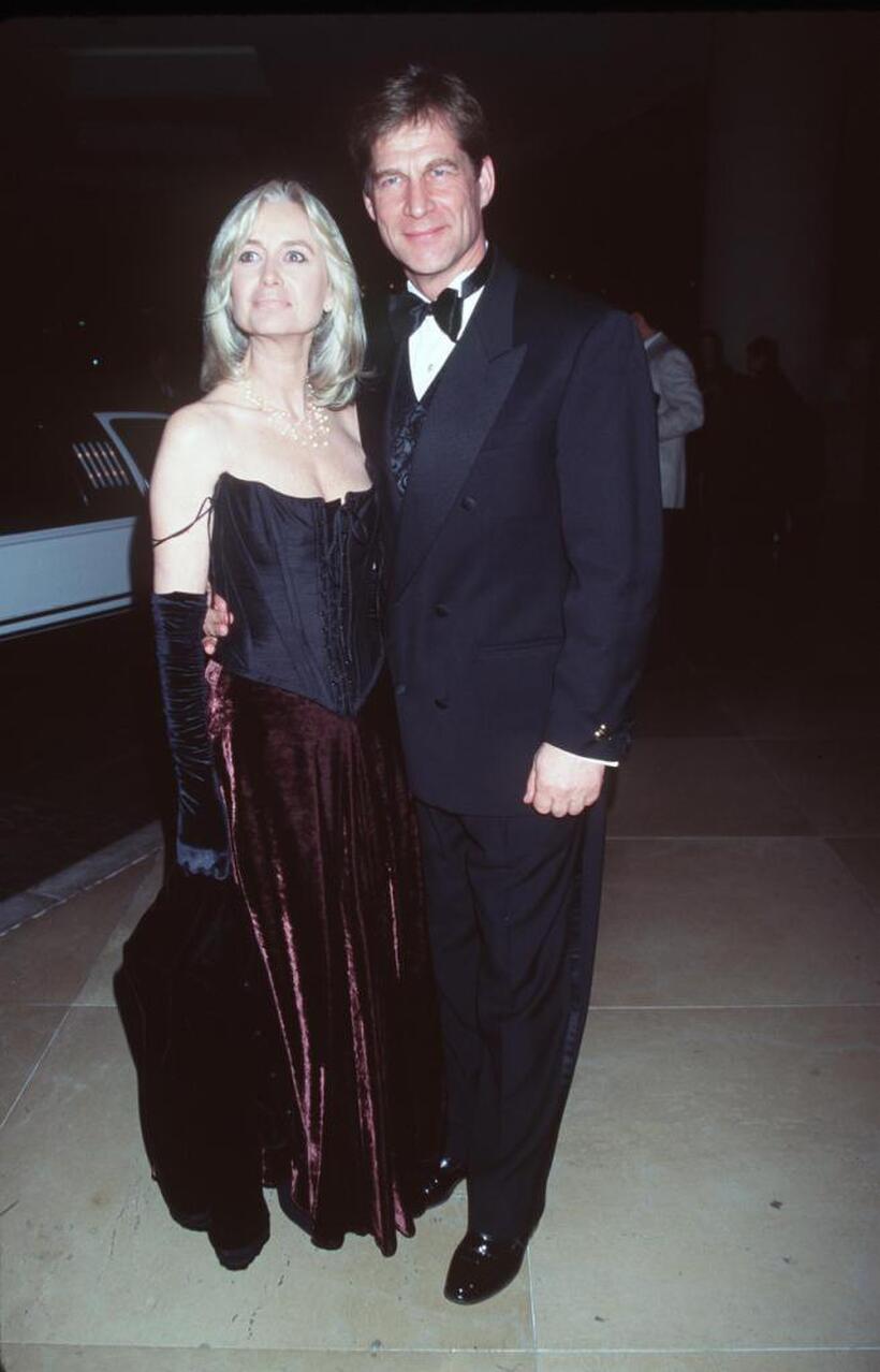 Susan George and Simon MacCorkindale at the 1999 AFI Awards honoring Dustin Hoffman.
