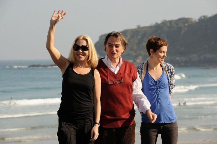 Cecilia Roth, Arturo Goetz and Ines Efron at the photocall of "El Nido Vacio" during the 56th San Sebastian International Film Festival.
